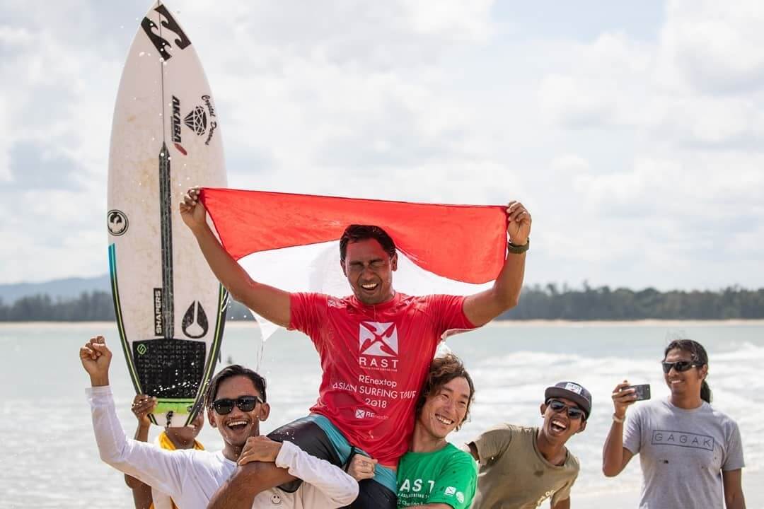 Menyukai Surfing Sejak Usia 9 Tahun